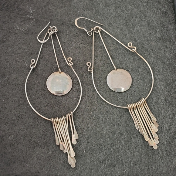 earrings - Picture 2 of 3
